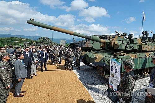갈라섰던 국내 지상무기 전시회 통합 개최 합의…K-방산 수출 마케팅 재정비